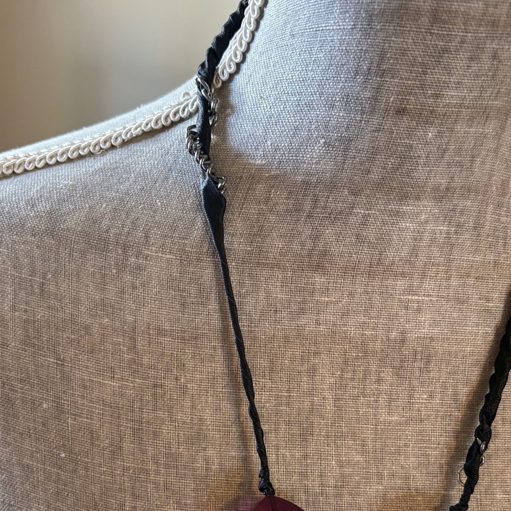 Elegant Purple Statement Necklace - Picture 3 of 8